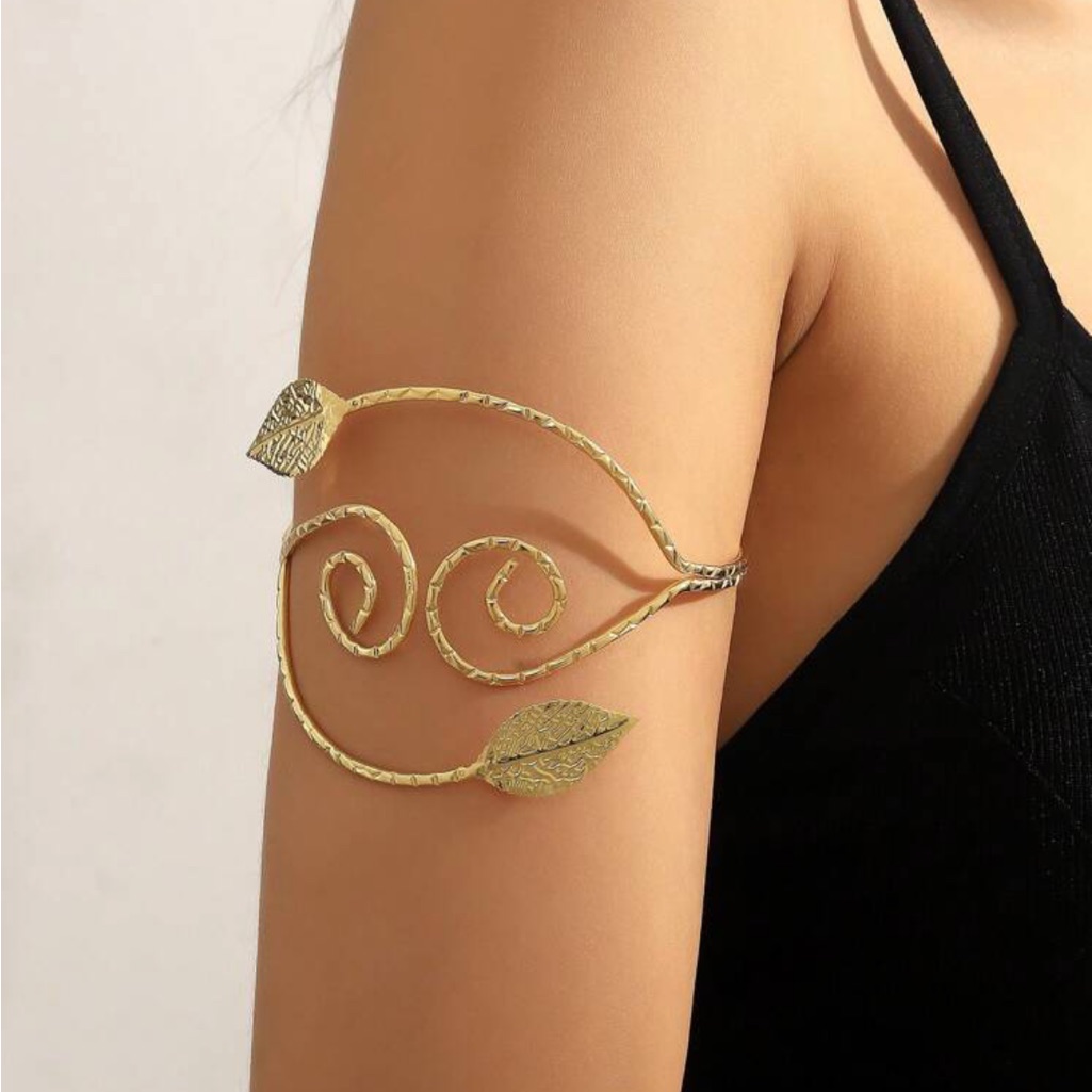 1pc Fashionable Personality Glossy Decorated Metallic Armlet 15$